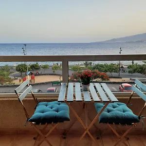 https://primera-linea-de-playa-con-vistas-al-mar-workation.adeje-hotels.com